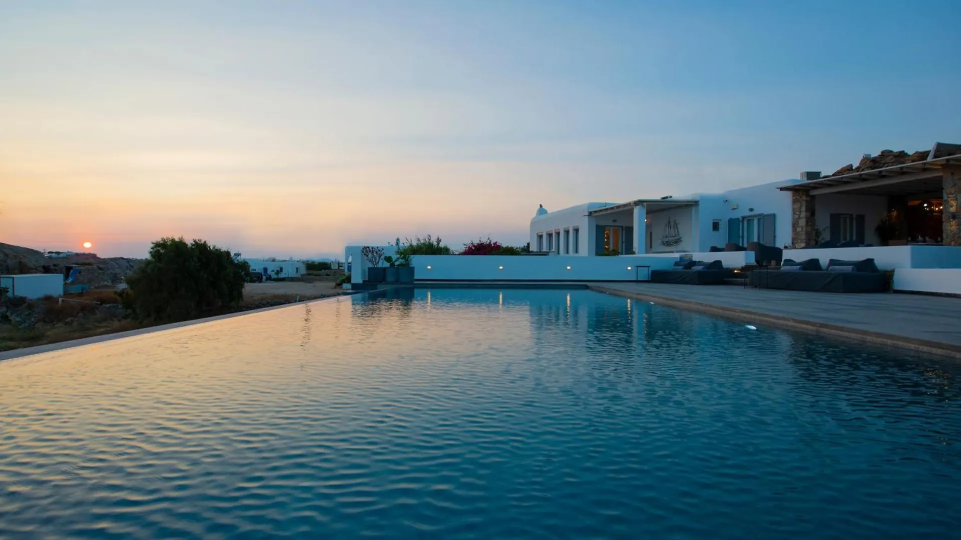 Cocos Villa Super Paradise Beach  Greece
